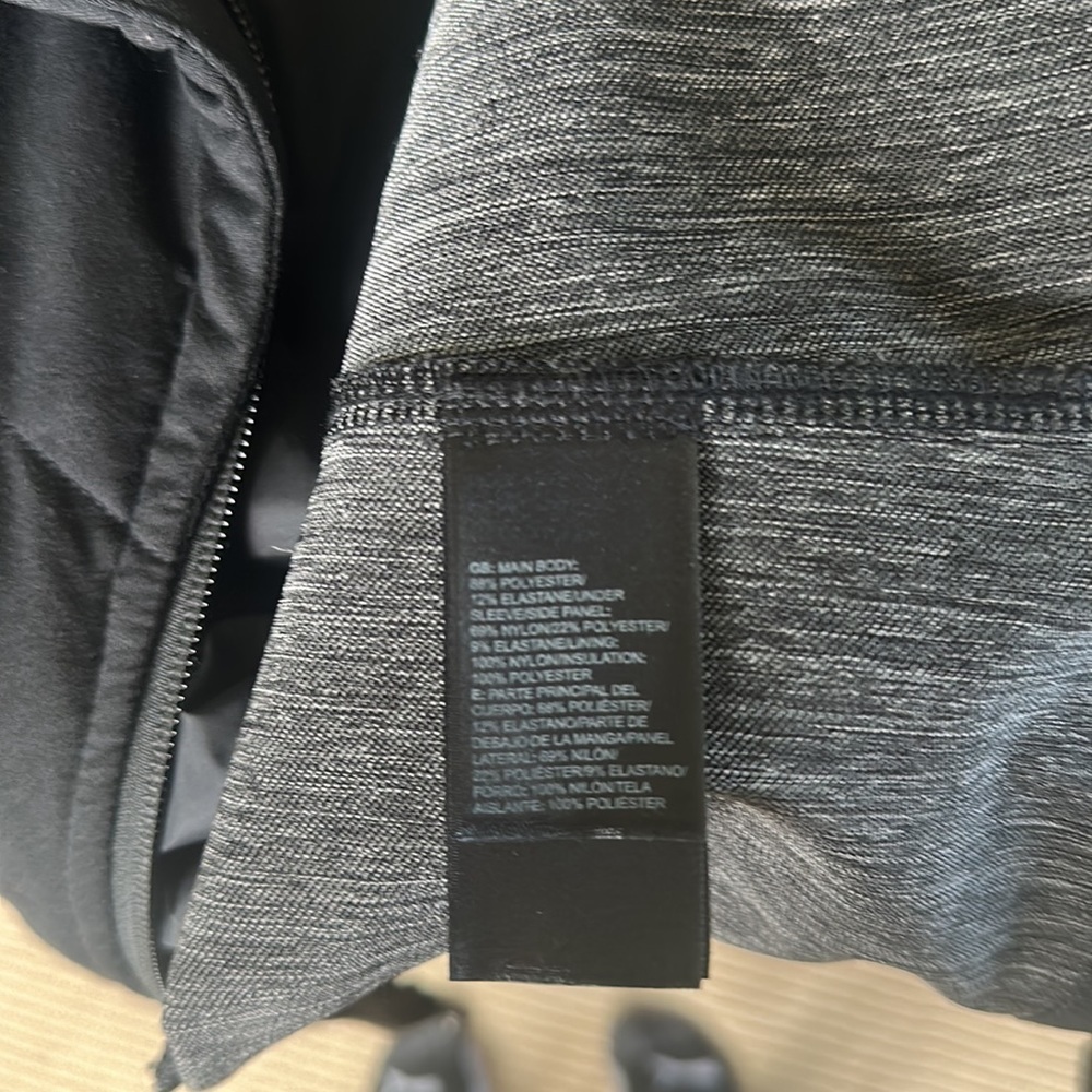 Women’s The North Face Jacket - Picture 5 of 5